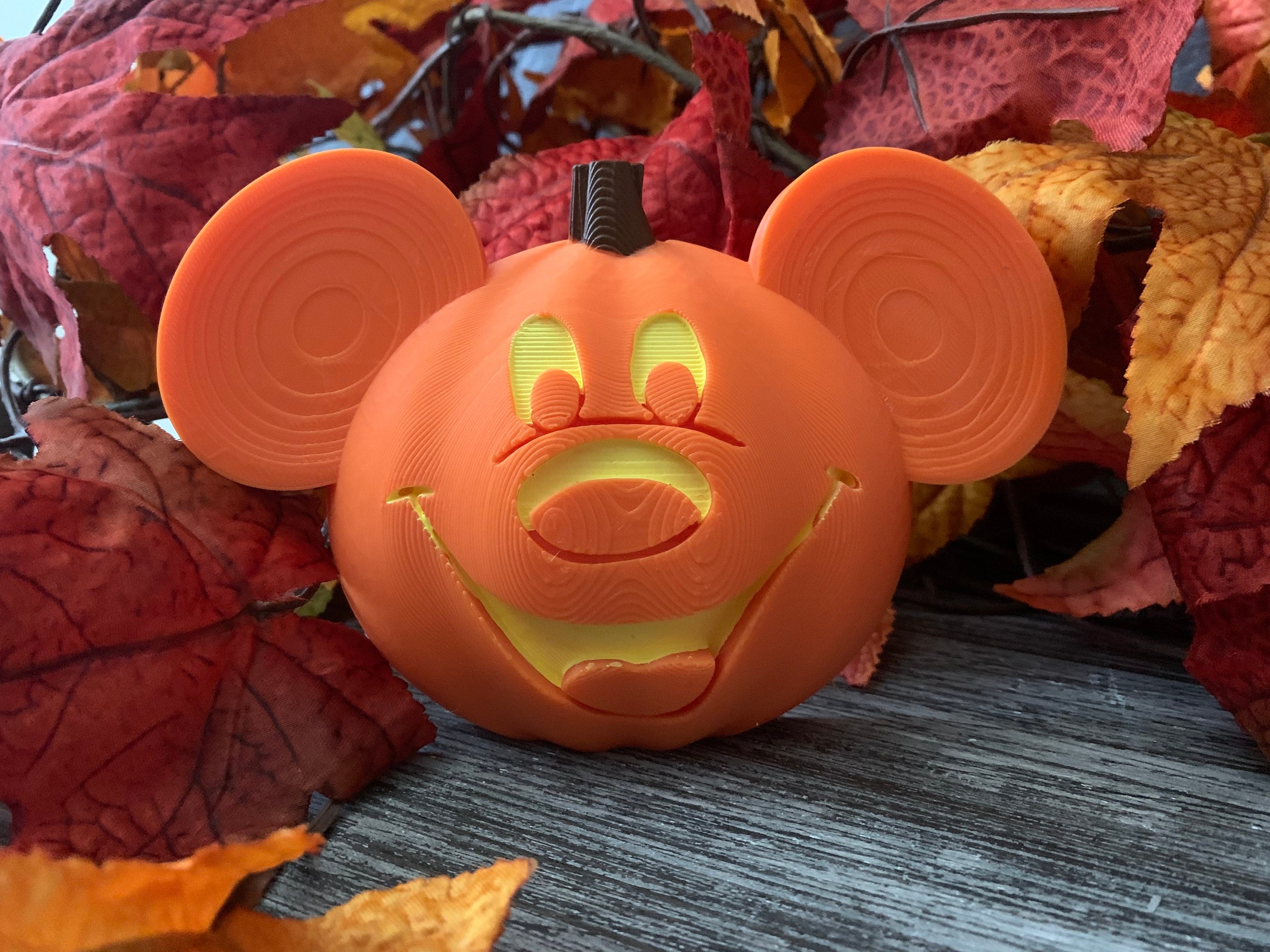 かぼちゃのミッキーとミニーのハロウィンデコレーション