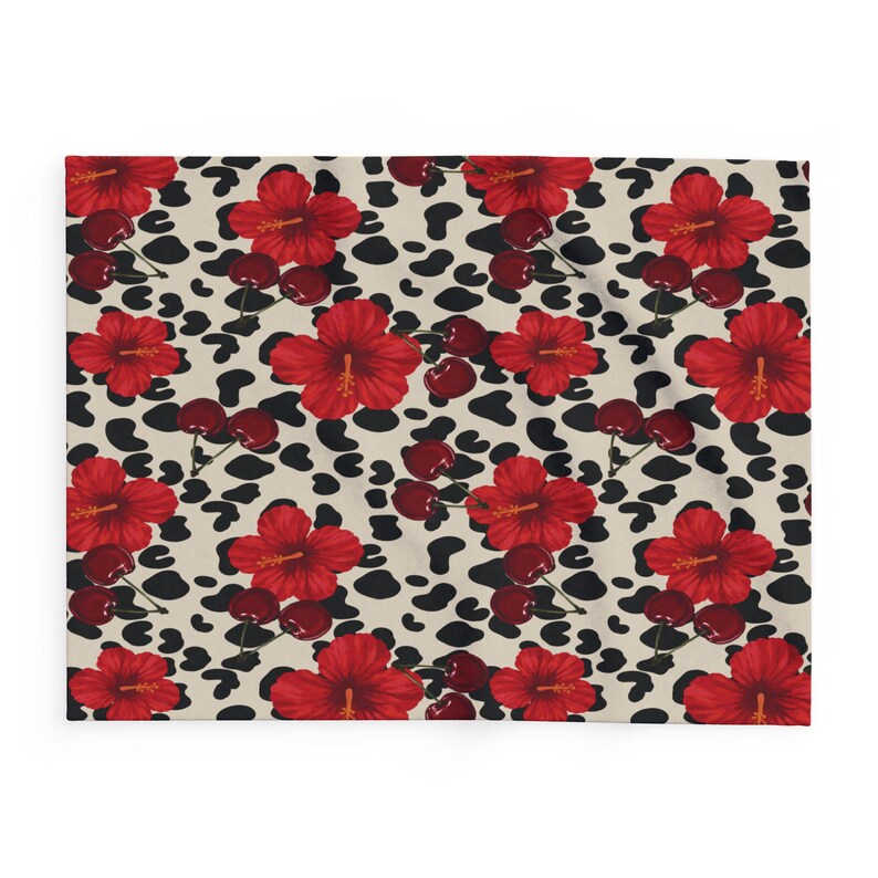 Couverture polaire imprimée à la main avec motif animalier cerisier-hibiscus | Jeté floral rétro (315 g/m²) image 4