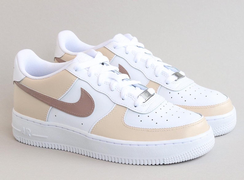 dark brown on beige af1