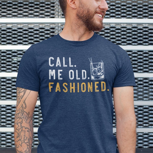 Regalos de bourbon para hombres, camiseta "Call Me Old Fashioned", camiseta de whisky, regalo para amantes del whisky, camiseta para amantes del bourbon, camiseta para beber, camiseta para el Día del Padre