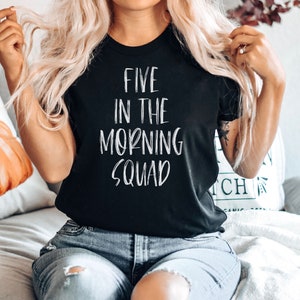 Maglietta da allenamento - 5AM Crew, Five In The Morning Squad. Five Crew, Fitness Tank Gym Shirt Canotta da allenamento, Tread Premium Uomo Donna Unisex Shirt