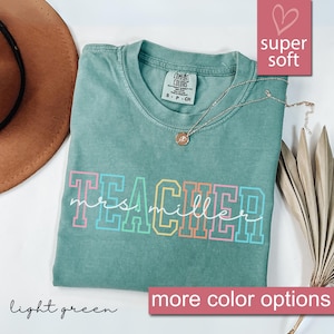 Comfort Colors® Lehrer-T-Shirt, Lehrer-T-Shirt, Lehrer-Team-T-Shirt, personalisiertes Schule-T-Shirt, Lehrer-Geschenk, kundengebundener Name Lehrer-Hemd