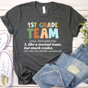 Erste Klasse Lehrer Shirt, Erste Klasse Crew T-Shirt, Erste Klasse Team Shirt, Lehrer Passende T-Shirts, Retro Erste Klasse Lehrer Shirt Geschenk