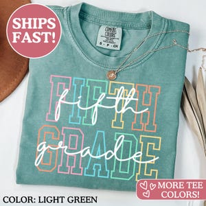 Camiseta Comfort Colors® para maestra de quinto grado, camiseta para maestra de 5.º grado, camiseta de 5.º grado, camiseta de quinto grado, escuela primaria, camiseta para maestra imagen 2