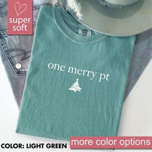 Comfort Colors® Weihnachten Physiotherapie Shirt, Weihnachten Physiotherapeut, Urlaub Pt Geschenk, Winter Pt Shirt, Geschenk für Physiotherapie, Pt Therapeut