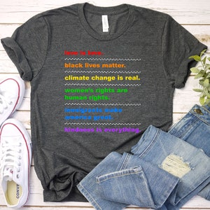 Amor é amor, Black Lives Matter, camisa liberal para homens ou mulheres, presente para democratas, presente para liberais, camisa premium masculina e feminina unissex
