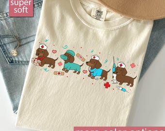 Comfort Colors® Dachshund Nurse Shirt, Wiener Dog RN Tee, Doxie Nurse Gift for Nursing School & Nurse Appreciation
