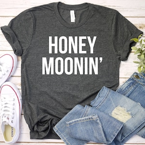 Honeymoonin&#39; Shirt, Newlywed Shirts, Honeymoon T-shirts, Just Married Shirt, Gift for Bride and Groom, Premium Mens Womens Unisex Shirt