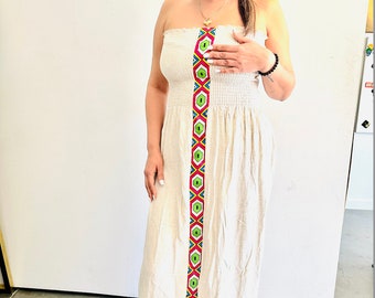 Trägerloses Ndebele-Kleid vom Frühling in den Sommer