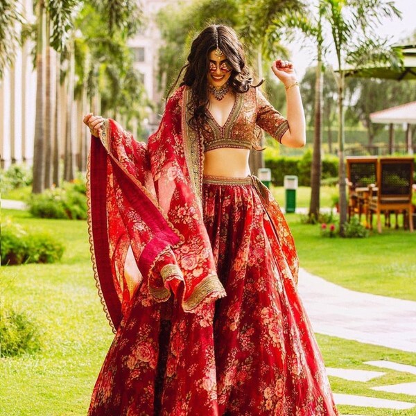 Designer Sabyasachi inspiré numérique imprimé Lehenga Choli pour les femmes vêtements de mariage mariée Lengha Choli Bollywood Lehenga Partywear Lehenga