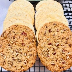AWESOMELY DELICIOUS COOKIES!!  Dark Chocolate Chip Pecan,  Choc Chip, Oatmeal Raisin, Chewy Sugar Cookie & White Choc Chip Macadamia Nut