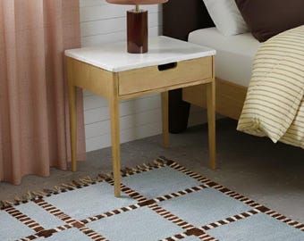 Mid-Century Nachttisch aus Eiche