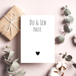 Postkarte Du und Ich Passt. Liebe Pärchen Date Matt