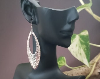 Sterling silver hammered dangle earrings, stylished 925 silver oval dangle earrings, flashy 925 silver jewelry, geometric dangle earrings.