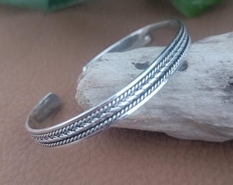 Oxidized 925 silver bracelet, adjustable braieded engraving bracelet, handmade boho jewelry, danty filigree design, unisex gift bracelet.