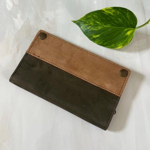 Handmade suede tobacco pouch | Rolling tobacco pouch with zipper for accessories, money, and cards | Gift for smokers | Brown tobacco pouch