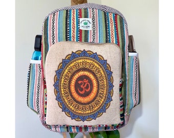 Sac à dos en chanvre grand avec imprimé OM coloré, hippie, randonnée, sac à dos pour ordinateur portable festival, cadeau de yoga écologique et unique du Népal