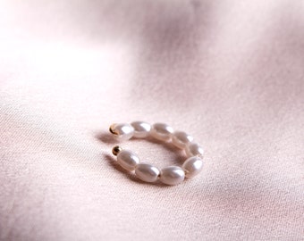 Nixon Pearl Ear Cuff, Fake Conch Piercing, Mermaid Ethereal Cuff Earring Stackable Freshwater Pearl Cuff