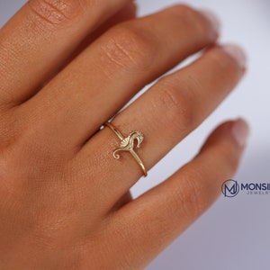 14K Solid Gold 4.5mm Wide Seahorse Star Ring  Minimalist Band Designed Ring Dainty Gift for Women Cast Gold Animal Figure Jewelry Christmas