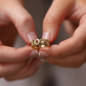 Link Curb Chain Cuban Wide Band Ring 7mm Spinner Vintage Design Timeless Style Valentine&#39;s Day Gift For Women Monsini Jewelry