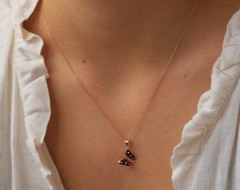 14k gouden vlinderketting, geëmailleerde hanger, minimalistisch design