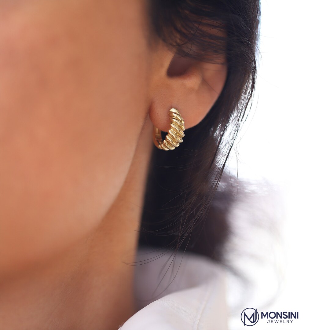【オシャレ】MEJURI メジュリ Thin Croissant Hoops ピアス Mejuri Thin Croissant Dôme Hoops - 18K Yellow Gold-Plated
