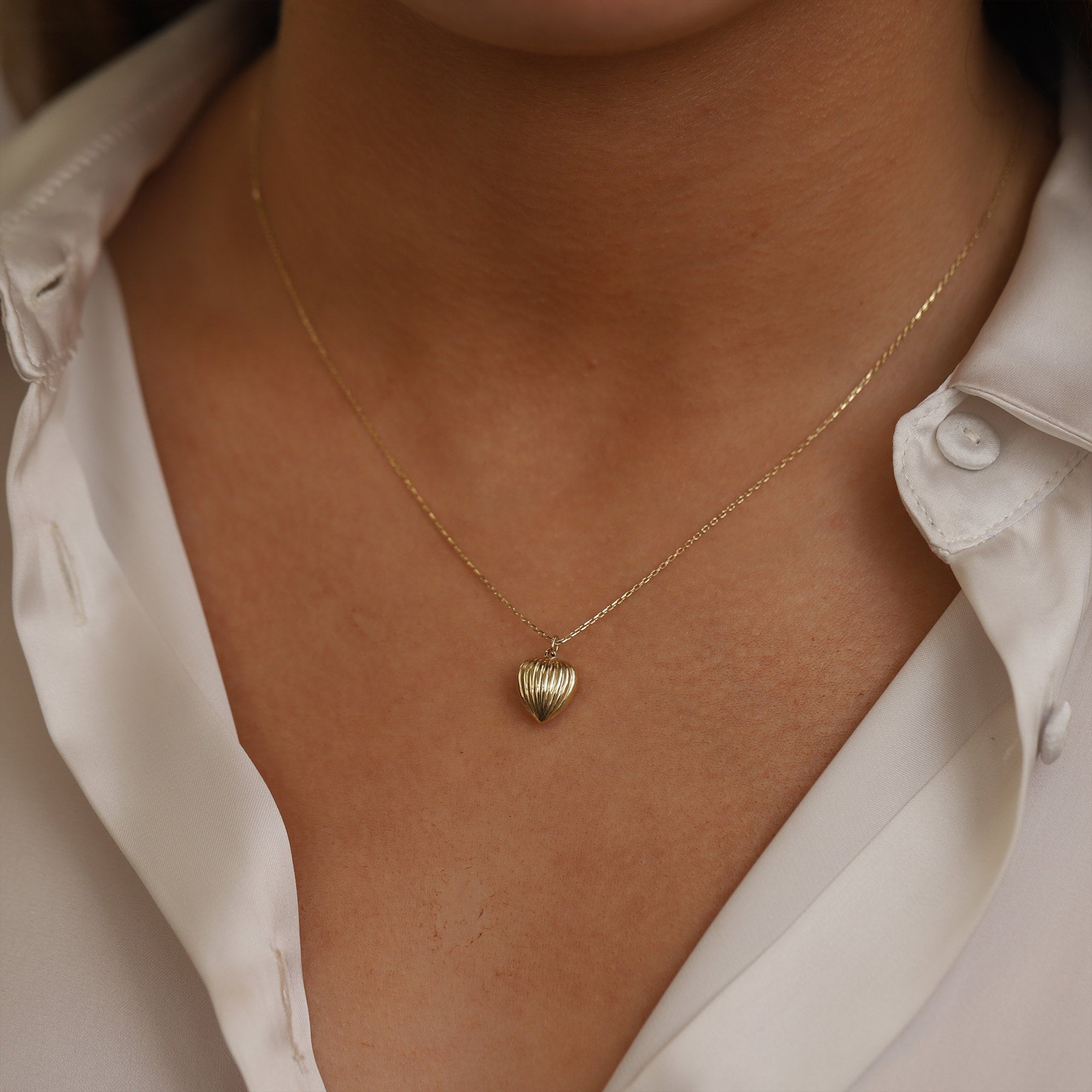 Little Solid Gold Heart Necklace – Finn