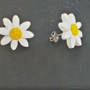 Daisy earrings. Navy & gold studs. White and yellow Daisy&#39;s. Everyday earrings. Special occasion earrings. Bridesmaid/Flower girl Earrings.