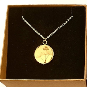 Dandelion pendant Dandelion necklace Good luck necklace with three dandelion wishes Gold dandelion pendent Gold or silver Christmas gift
