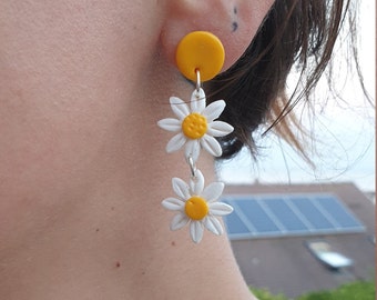 Daisy Earrings / Daisy flower earrings / Daisy Small double drop stud Daisy Earrings /  Statement daisy earrings