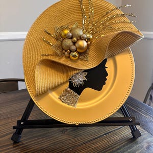Charger Plate Diva- Lady in Gold