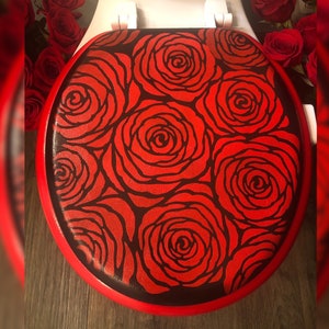 赤いバラの花柄手描きトイレシート - 家族へのギフト - ボヘミアン風装飾 - 彼女へのギフト - 樹脂アート - バスルーム装飾 - 結婚祝い - 彼女へのギフト