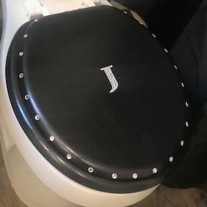 Asiento de inodoro con nombre personalizado - Asiento de inodoro pintado a mano en negro y plateado - Regalos personalizados - Regalos de boda - Regalos personalizados - Regalos para él