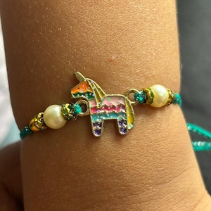 Pacote com 3 Rakhis para Crianças | Entrega GRÁTIS com entregador RASTREÁVEL | Com cartão e Roli Chawal de cortesia | Disponível com doces gourmet indianos