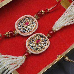 Conjunto Bhai Bhabhi Rakhi | Entrega GRATUITA com Correio RASTREÁVEL | Com Cartão de CORTESIA e Roli Chawal | Disponível com Doces Gourmet Indianos