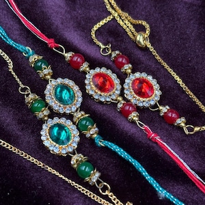 Conjunto Bhai Bhabhi Rakhi | Entrega GRATUITA com Correio RASTREÁVEL | Com Cartão de CORTESIA e Roli Chawal | Disponível com Doces Gourmet Indianos