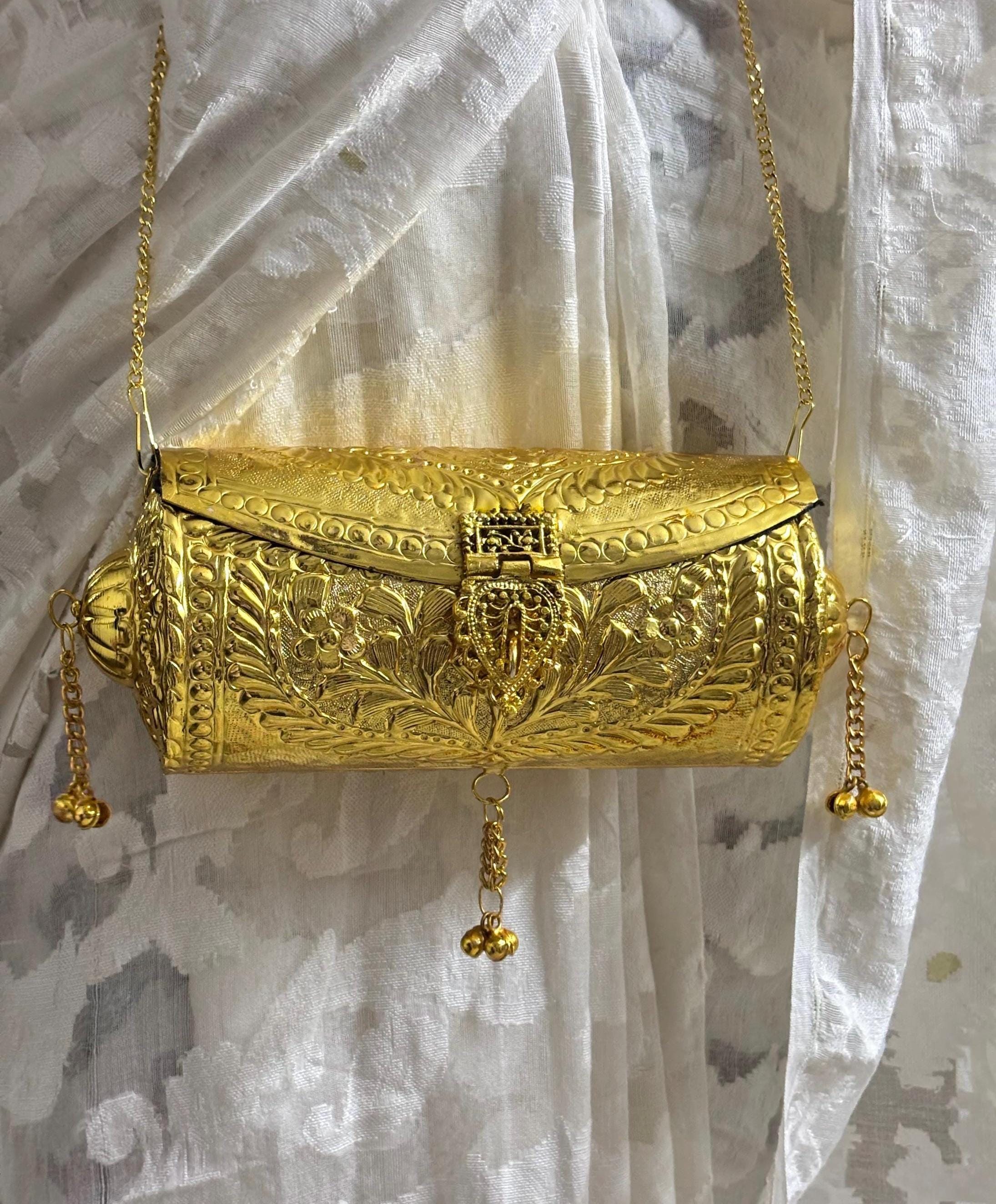 brass handbag bolso cofre dorado