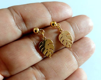 Monstera earrings , monstera deliciosa stud earrings, leaf stud earrings , montera adansonii earrings , gold plated earrings, plant earrings