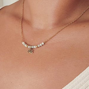 Jade-Halskette - Zierlicher Gold Jadeit Anhänger, Minimalistische Birthstone Charm Halskette, Einfache Jade Charm Halskette Geschenk für Sie, Mom Geschenkidee