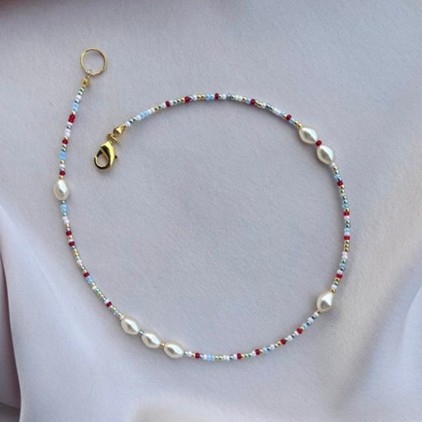 Arcobaleno - Collana estiva colorata con perline. Gioielli da spiaggia alla moda. Gioielli con perline alla moda. Perline di colore. Accessori in rilievo. Gioielli di perle.