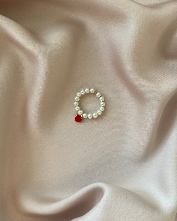 Red Heart Pearl Ring. Love Ring. Trendy Pearl Jewelry. Beaded Ring