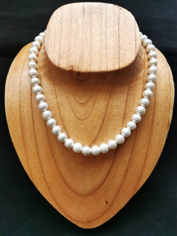 White Glass Pearl Necklace Simple Elegant Necklace Silver Plated