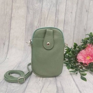 Bolso/estuche bandolera de cuero verde salvia para teléfono. Bolso bandolera de cuero para teléfono, monedero de cuero genuino para iPhone, billetera para teléfono con hombro, bolso de viaje.