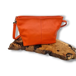 Orangefarbene Leder Umhängetasche | Echtleder Handtasche | Echtes italienisches Leder | Farbe Leder | Salbeigrüne Große Lederhandtasche
