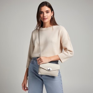 coach クリーム色レザーショルダーバッグ Cream coach purse - Etsy 日本