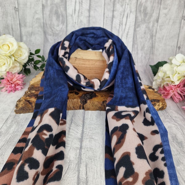 Schal aus feiner Baumwollmischung mit Leopard-Motiv