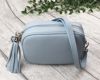 Sac à bandoulière Sara en cuir bleu clair. Véritable cuir grainé italien