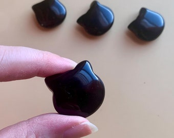 Talla de cristal de obsidiana con cara de gato: piedra de conexión a tierra