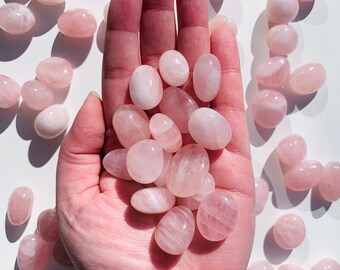 Cuarzo rosa de Madagascar en pulida: cristales curativos para el chakra del corazón