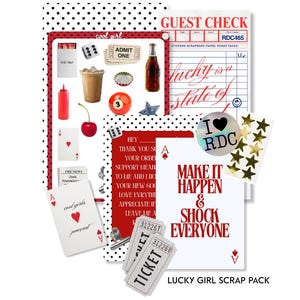 Può includere: Un pacchetto di carta per scrapbook con una varietà di elementi a tema. Include carte da gioco, biglietti, adesivi e piccoli oggetti come un dado, una ciliegia e una bottiglia. Il testo "Lucky Girl Scrap Pack" è visibile.